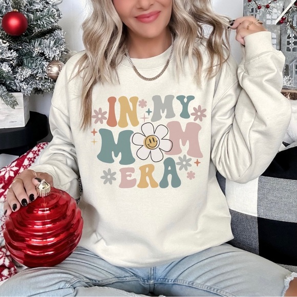In My Mom Era Sweatshirt - Picture 3 of 4